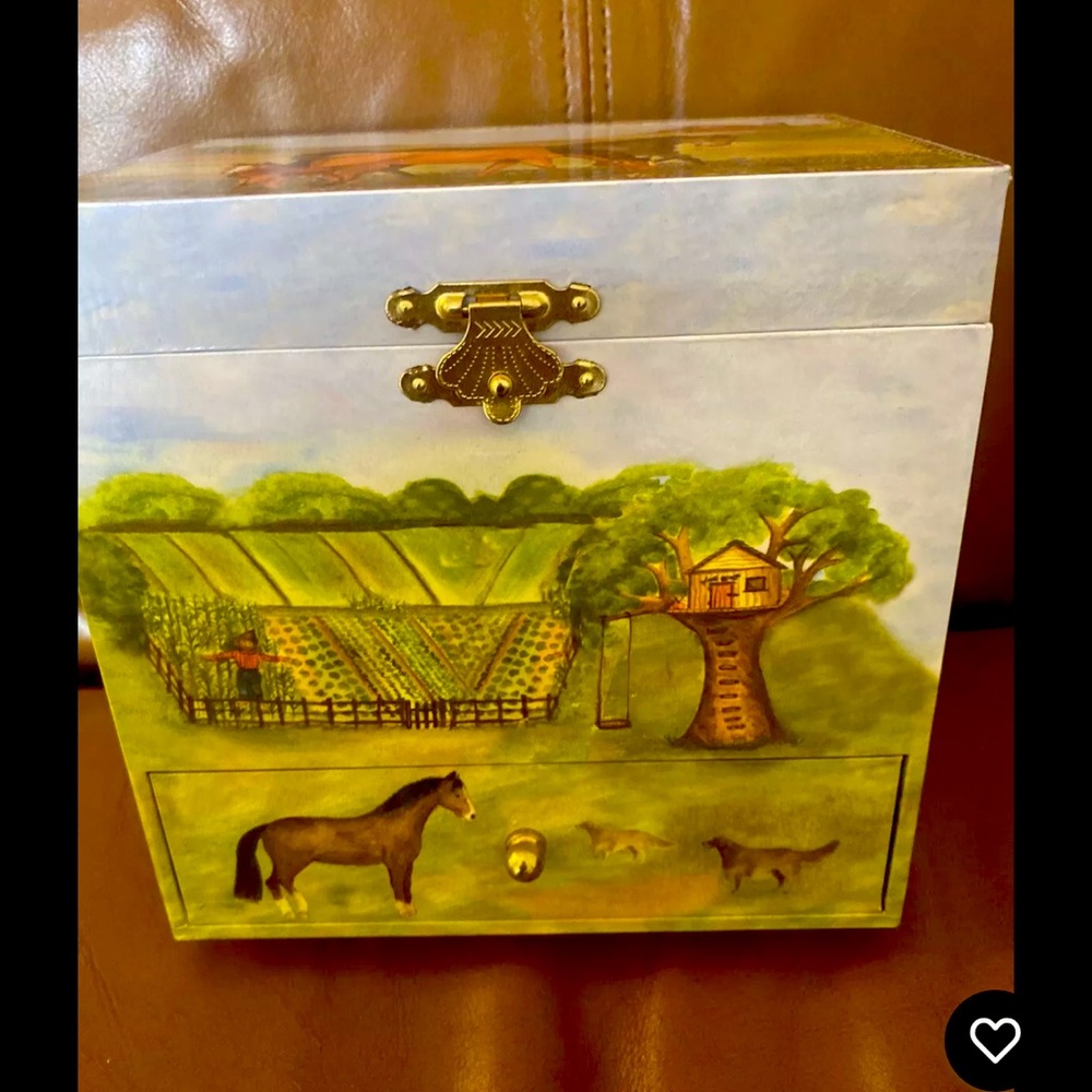 Enchantmints Horse Ranch Music Box
Equestrian Jewelry Drawers Works - Picture 2 of 7